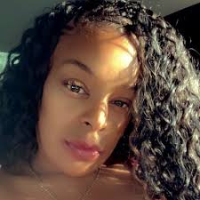 Ebony Tarver (@blackhawaiian76)