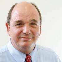 Leslie Perrin's Instagram, Twitter & Facebook