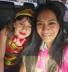 Mi súper heroína va con todo a celebrar este Día de los Niños y Niñas 🦸🏻  Hoy espero que todos los pequeñ@s disfruten mucho, que los juegos y la  imaginación se irradien