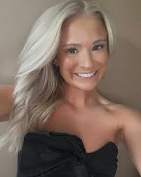 Lauren McBee (@laurennmcbee) • Instagram photos and videos