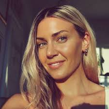 Kristen McKenzie (@kristen.mckenzie)