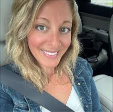 Carrie Dandridge's Instagram, Twitter & Facebook