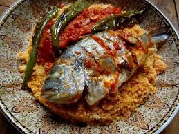 Couscous Au Poisson De Sfax Tunisie Recette Recette De Couscous Au Poisson Nourriture Tunisienne Recettes Couscous