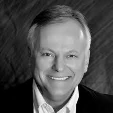 Kyle Dillingham's Instagram, Twitter & Facebook