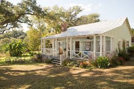 Get Ready To Fall In Love With The Home From Nicholas Sparks New Movie Beach Cottage Decor Beach House Design Beach Cottages