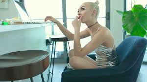 Handjob Lesbian Cute Plays with Area51 Dick Deepthroat St: Big Cock Porn