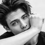 Kyle Manes's Instagram, Twitter & Facebook