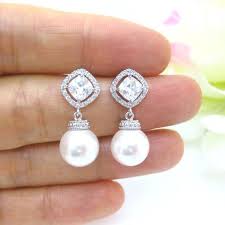 Bridal Pearl Earrings Wedding Pearl Jewelry Swarovski 10mm Etsy Bridal Earrings Pearl Pearl Jewelry Wedding Round Pearl Earrings