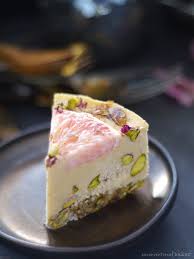 Stuck Grapefruit Und Pistazienkasekuchen Roh Vegan Und Raffiniert Zuckerfrei Rezepte Roh Vegan