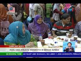 Asal usul melayu, induknya di benua sunda membentangkan beberapa teori dan dapatan terbaru dalam penyelidikan ilmiah mengenai asal usul bangsa melayu, yang mungkin akan mencetus kontroversi dan polemik serta menarik minat bagi mereka yang terbuka minda ingin mengetahui secara lebih mendalam tentang perkembangan tamadun di alam melayu dan tentang penghuninya yang asal. Lancar Buku Asal Usul Melayu Induknya Di Benua Sunda 16 Julai 2017 Youtube