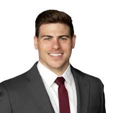 Lisa Stagg's Instagram, Twitter & Facebook