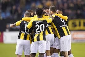 Vitesse arnhem have managed this with aplomb and it shows with the number of goals conceded with a goal scoring record of 1.63 it is no wonder that vitesse arnhem have managed to make the. Spelers Trainers En Directie Van Vitesse Leveren Tijdelijk Salaris In Zij Aan Zij Crisis Doorkomen Vitesse Gelderlander Nl