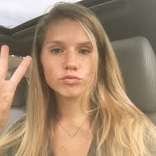 Emma Henning's Instagram, Twitter & Facebook