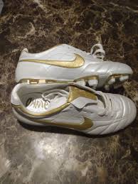 Nike R10 Ronaldinho White And Gold Zoom Football Boots Boots Nike Soccer