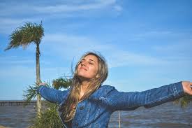Are you still trying to figure out how to live life to the fullest? 40 Ways To Live Life To The Fullest Antimaximalist