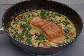 Saumon Au Epinard Et Tomates Cerise Les Recettes De Jacre En Toute Simplicite Recette Saumon Recette Pave De Saumon Recette Poisson Facile