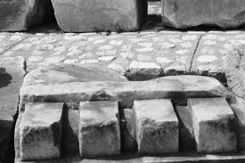 Tetap saja, tidak ada bukti tertulis, juga sangat sedikit sejarah lisan yang ada di pulau itu sehingga tak mungkin memastikannya. Sejarah Pulau Batu Putih Pulau Batu Putih Sejarah Pulau Batu Puteh Bahasa Portugis Lhambeep