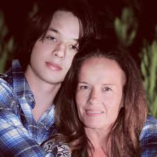 Klockan 00:00 i natt släppte vår Isak sitt tävlingsbidrag till  filmmusikstävlingen ” Westworld Competition “ på youtube. 👏🏻 På min  födelsedag och allt 🎁💐 Att skriva film musik är inte bara att