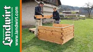 Hochbeete sind aus vielerlei gründen beliebt im garten. Hochbeet Selber Bauen Landwirt Com Youtube