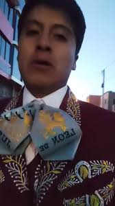 Despertando temprano para darle la Serenata a la Cumpleañera 😃🎻🎺🎙️...