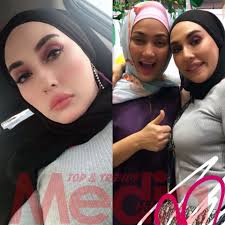Berita itu dikongsi zarina atau lebih dikenali sebagai anju menerusi laman media sosial instagram miliknya, hari ini. Tak Malu Kah Bulan Puasa Cakap Begitu Zarina Anjoulie Dikritik Gara Gara Kapsyen Fasal Baju Dalam Media Hiburan