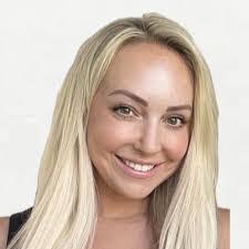 Deirdre Tyson's Instagram, Twitter & Facebook