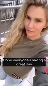 Keri Dyer's Instagram, Twitter & Facebook