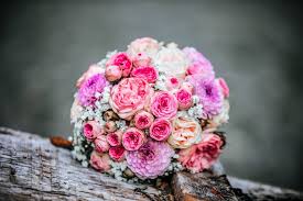 Komplettplanung, teilplanung, locationscout oder zeremonienmeister. Inspiration Fur Die Hochzeit Brautstrauss Blumenschmuck Und Haarkranz