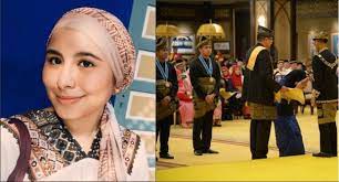 * dikurniakan tiga orang puteri, puteri tunku soraya, datuk seri diraja tunku sarina (kembali ke rahmatullah pada 31 ogos 1991 pada usia 31 tahun) dan datuk seri tunku puteri intan. Tidak Ini Tanggungjawab Tok Tuanku Abdul Halim Semasa Mstar