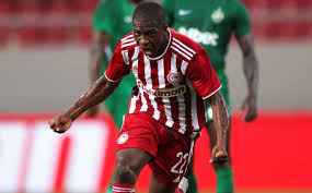 Οι «ερυθρόλευκοι» υποδέχονται αύριο τους ρώσους στο φάληρο και θα επιδιώξουν το πρώτο βήμα πρόκρισης στους ομίλους του champions league. Xfn6rddzuemm