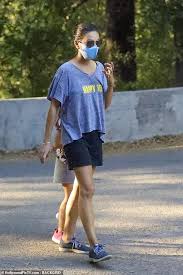 At the age of 14, she had her television break when she got the role of jackie burkhart on that 70s show. Mila Kunis Embarks On An Afternoon Hike With Husband Ashton Kutcher In Los Angeles Daily Mail Online