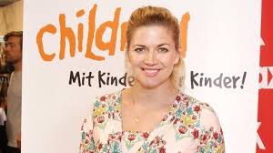 Nina bott (35) total verliebt! Nina Bott So Geht Es Ihr In Der Schwangerschaft Stern De