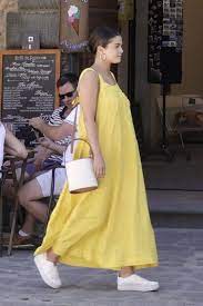 @selenagomez) nos deja con la boca abierta de par en par tras sus últimas declaraciones. Selena Gomez Embarazada O Gorda Selena Gomez Trajes Ropa Para Entrevista Selena Gomez Embarazada