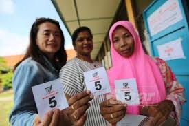Menjadi persoalan bilakah tarikh parlimen dibubarkan yang pastinya berkait rapat dengan tarikh mengundi pru. Cadang Tarikh Pru Diumum Lebih Awal Tiada Perang Poster