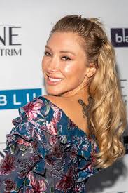 Betsy Cox Attends London Levine Pictures Official Launch Party Feature —  Stock Editorial Photo © info@photographybyeugene.com #360473174