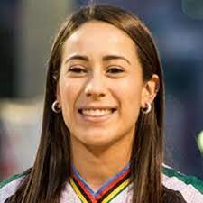 Columbia's mariana pajon wins gold in the women's bmx cycling event at the bmx track as part of the london nouvelle vidéo d'une athlète hors du commun, mariana pajon londres 2012 : Mariana Pajon Bmx Rider Alter Geburtstag Bio Fakten Familie Vermogen Grosse Mehr Allfamous Org
