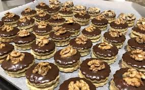 Ischler Tortchen Mit Nussfullung Top Rezepte De Rezept Ischler Tortchen Kuchen Und Torten Rezepte Kuchen Und Torten