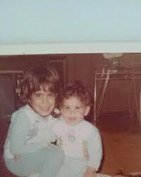 Happy siblings day Jennifer Shuster! Love you 😘