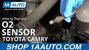 Pointing out the locations of the oxygen sensors. How To Replace O2 Sensor 97 01 Toyota Camry Youtube