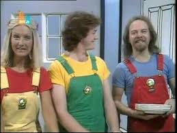 She opens a milk bottle and the genie from aladdin's lamp and grants her three wishes and one day to spend them. Rainbow S Rod Jane And Freddy My Childhood Memories Childhood Memories 70s 1980s Childhood
