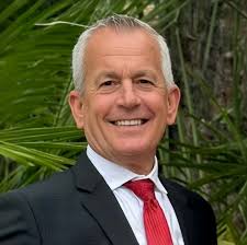 🌱 Reyna Graves of Sprouts Farmers Market shares their organic-first  strategy at OPS 2025! 🍎 Her focus