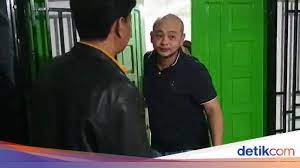 Satu video penganiayaan terhadap seorang perawat yang dilakukan keluarga pasien di rs siloam palembang viral di media sosial (medsos). Hlmrdaccyizbhm