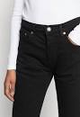Bilderesultat for levis 501 svart dame