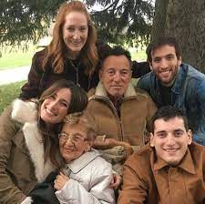 We would like to show you a description here but the site won't allow us. Jessica Springsteen Meet Daughter Of Bruce Springsteen Vergewiki