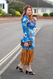 We've got five beautiful wedding guest outfits to inspire well, the temperature has crept up high enough to make wearing a big white dress seem if you're heading to a wedding with an emphasis on the evening reception, then feel free to dress in a. What To Wear To A Wedding Reception As An Evening Guest