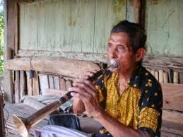 Knobe oh merupakan sebuah alat musik bambu yang berasal dari nusa tenggara timur (ntt). Alat Musik Tradisional Nusa Tenggara Barat Tradisikita