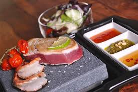 In The Days Of Old Cavemen Dined Without The Hindrances Of Crockery And They Did Just Fine We Re Taking Things Old School Wit Cooking Stone Baking Stone Food
