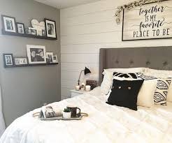 Modern Farmhouse Bedroom Decor Ideas 16 Modern Farmhouse Bedroom Decor Ideas Ideacorati Master Bedrooms Decor Master Bedroom Wall Decor Rustic Master Bedroom