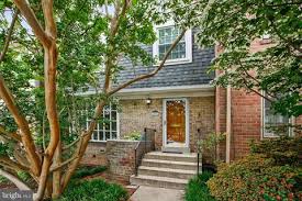 Select homes include brand new kitchens and bathrooms with white. Foxchase Apartments Alexandria Va Price Reduced Homes 12 Houses Movoto