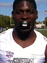 Kyle Ward's Stunning Stiff Arm Touchdown Run